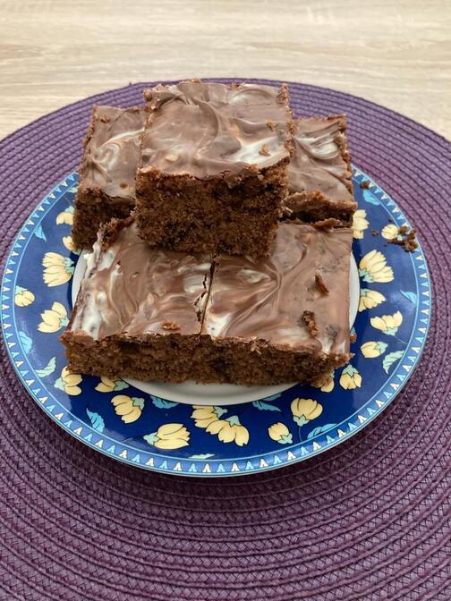 Brownie auf Dessertteller